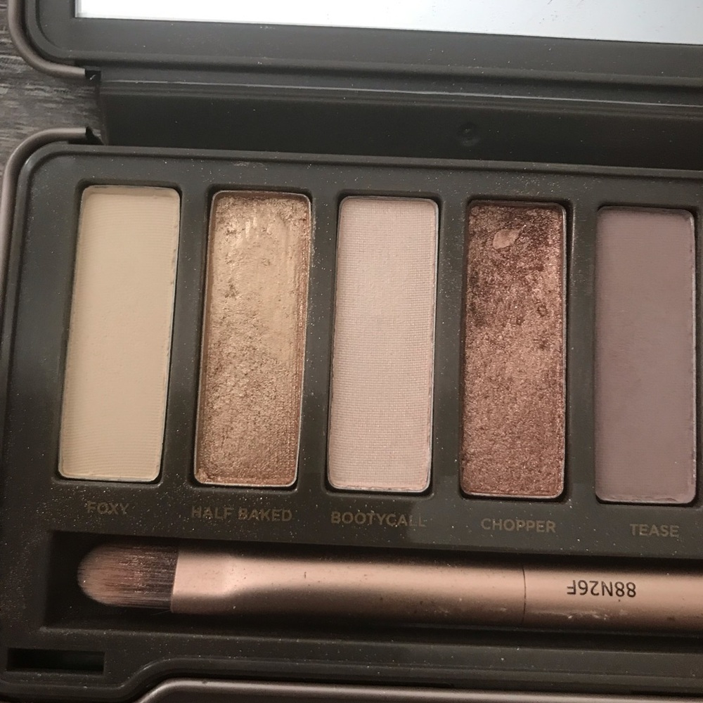 Urban Decay Naked Basics 2 - Picture 4 of 6